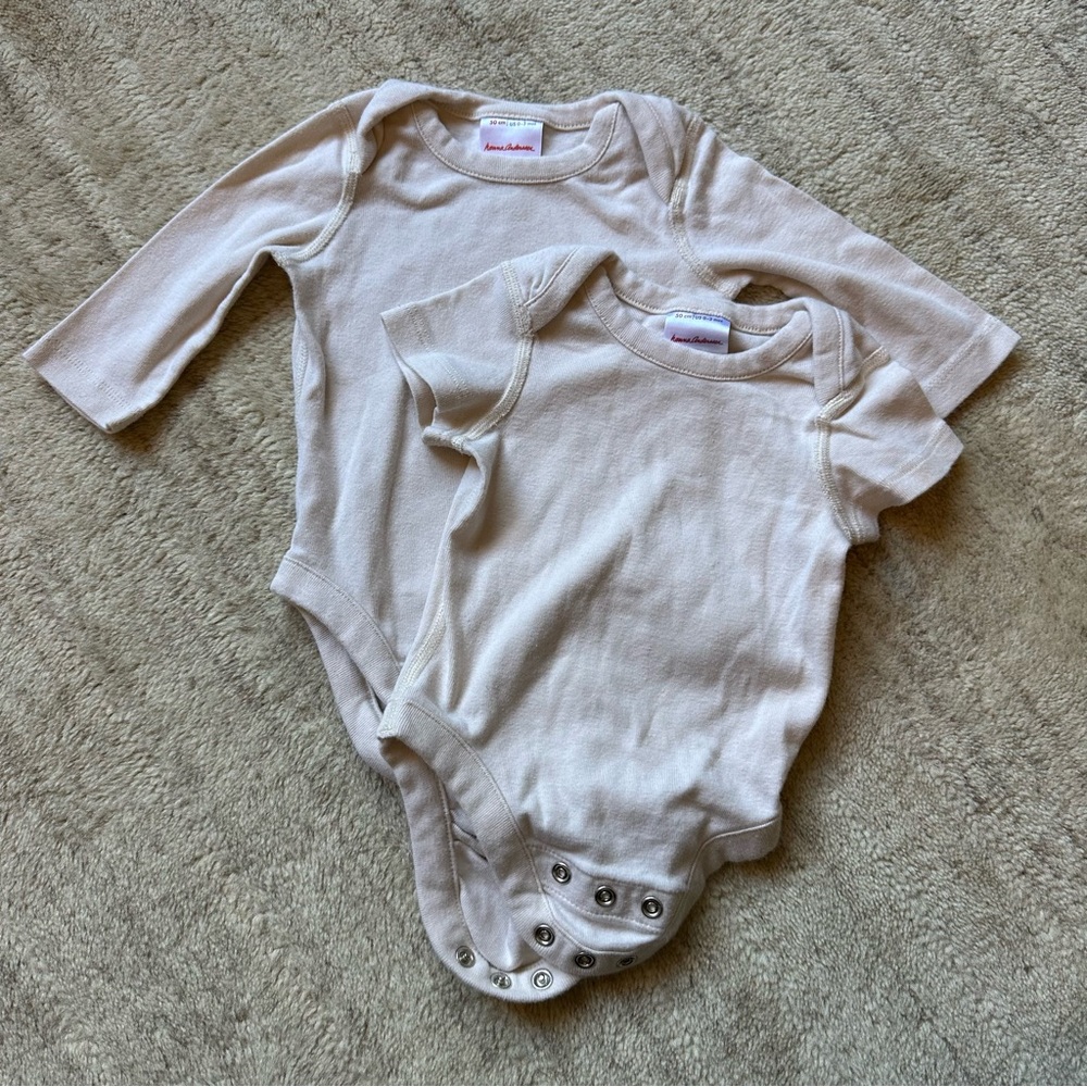 Hanna Andersson Cream baby bodysuit set size 0-3 months